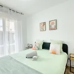 Apartman Cocon Doux - 2 Et Parking Saint-Ouen