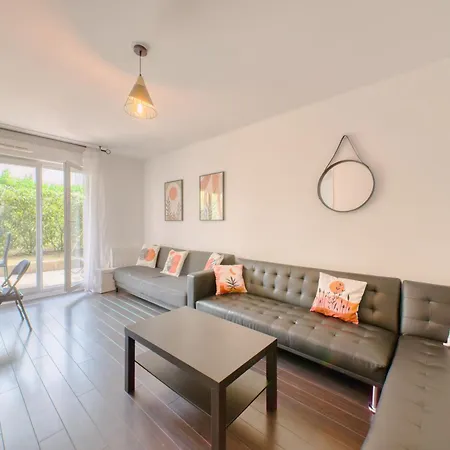 Cocon Doux - 2 Et Parking Apartamento