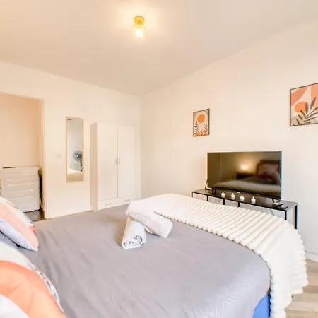 Cocon Doux - 2 Et Parking Saint-Ouen (Seine-Saint-Denis)